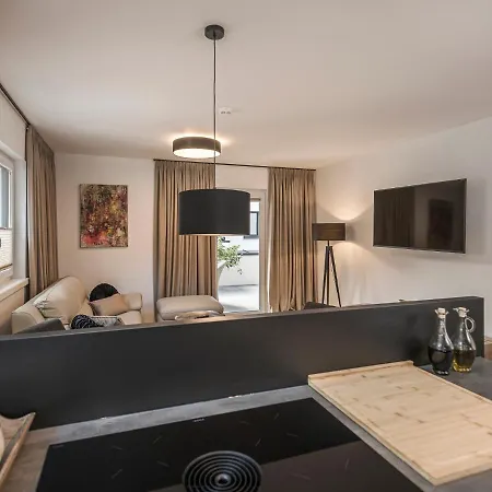 Apartament Monas *